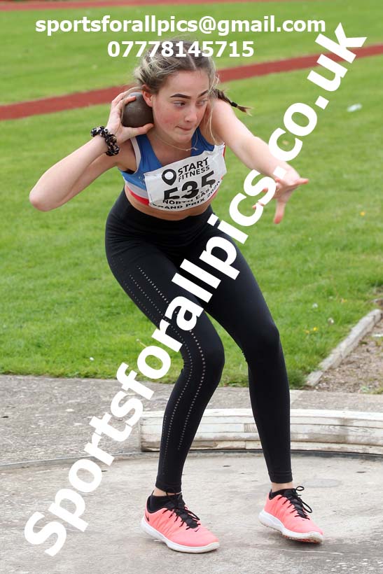 Shot putt, NECAA Open Meeting, Morpeth, Sunday, September 27th. David T. Hewitson/Sports for All Pics